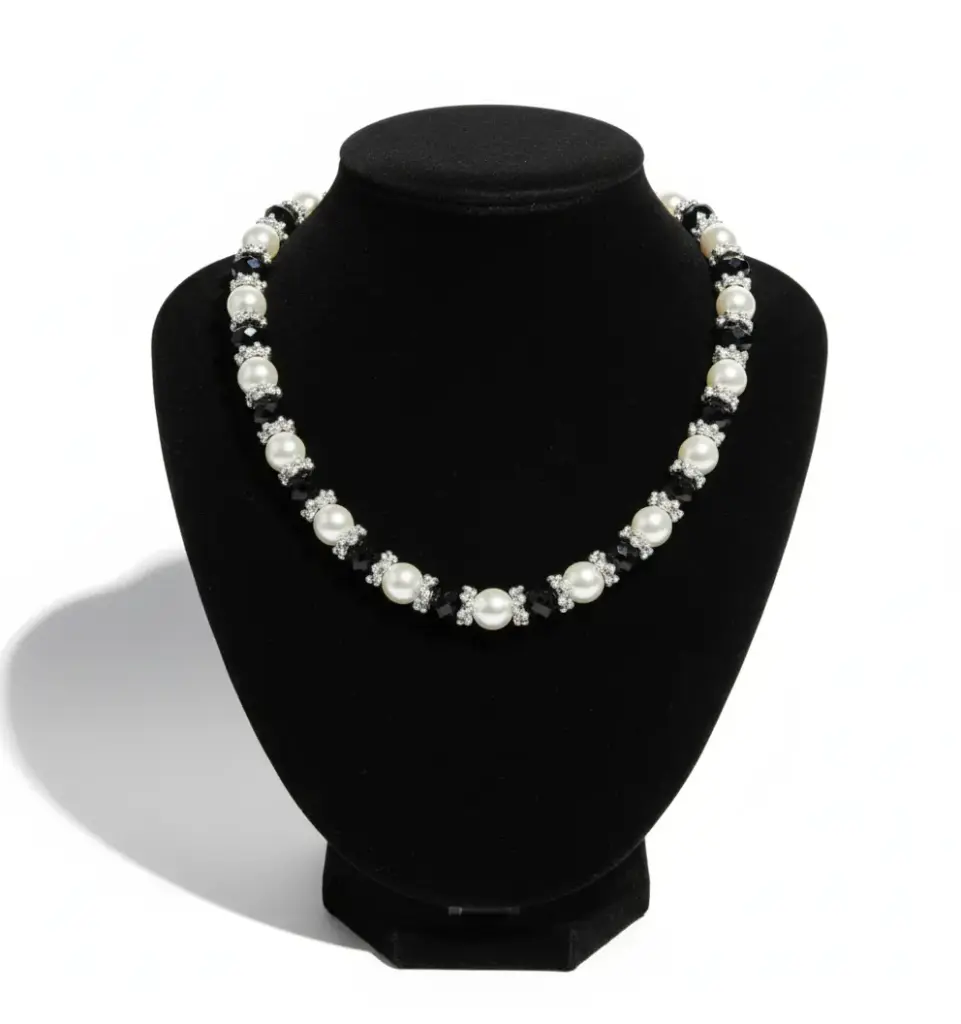 Classy pearl set