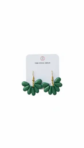 Beautiful green earring