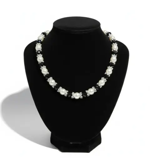 Classy pearl set
